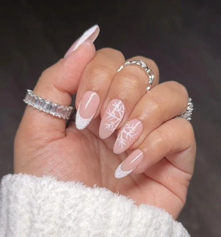 december almond nails 002 7263db77f5