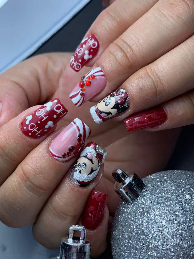 disney christmas nails 002 d2b56b38e1