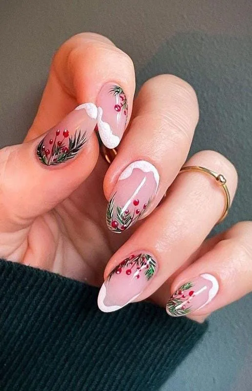 Elegant Christmas Nails for 2025 That Redefine Holiday Glamour 1