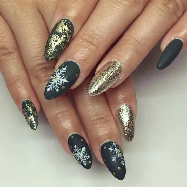 elegant christmas nails 015 08edc8f19a