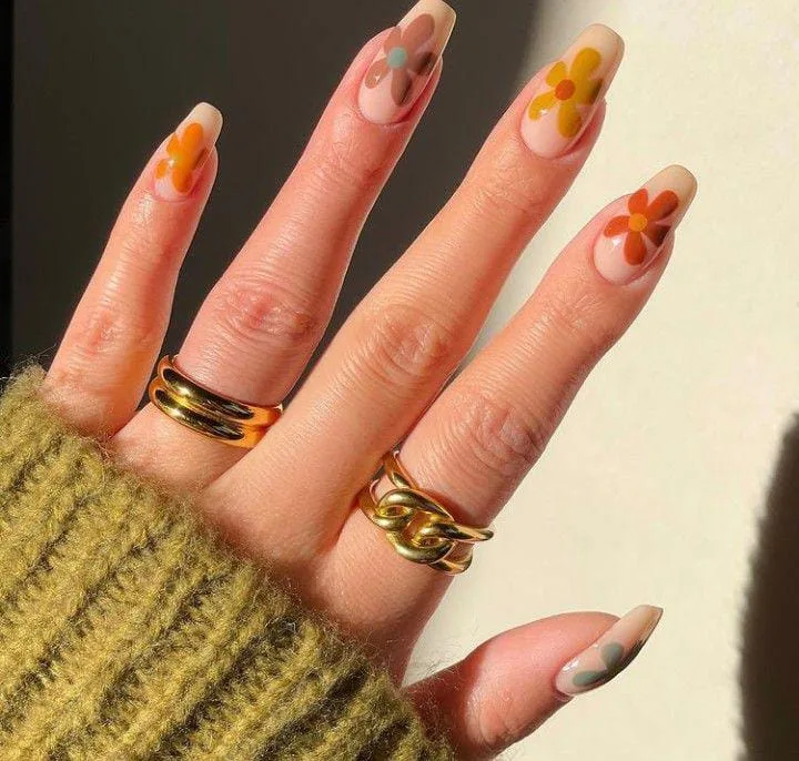 Elegant Fall Nails That Redefine Seasonal Chic 1
