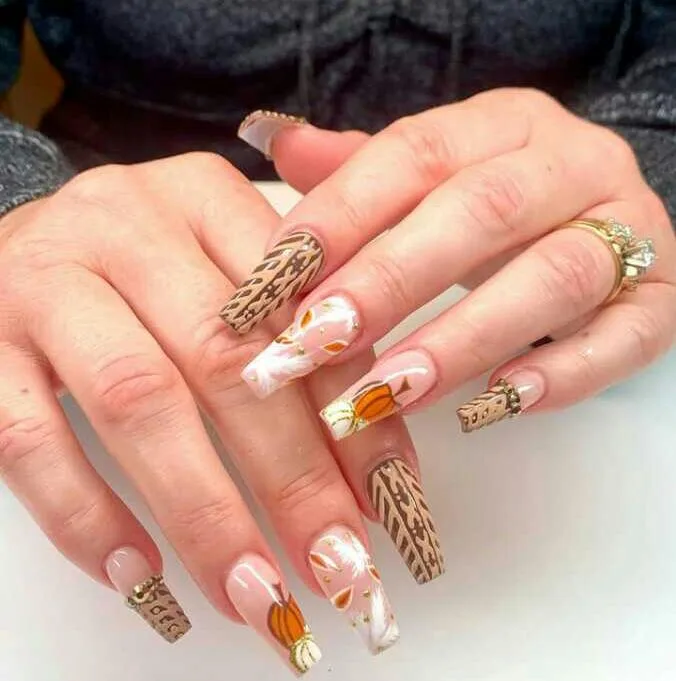 50+ Fall Coffin Nails That Mix Autumn Warmth with Sleek Style 1