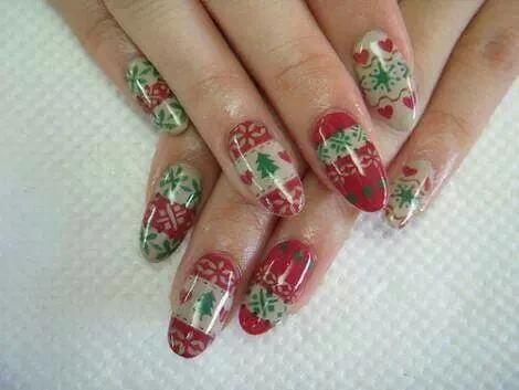 fun christmas nails 013 2e2f11177b
