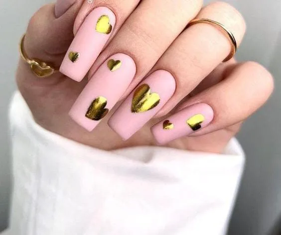 gold valentines nails 020 f144ebb36f