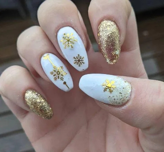 gold winter nails 023 49096db6c3