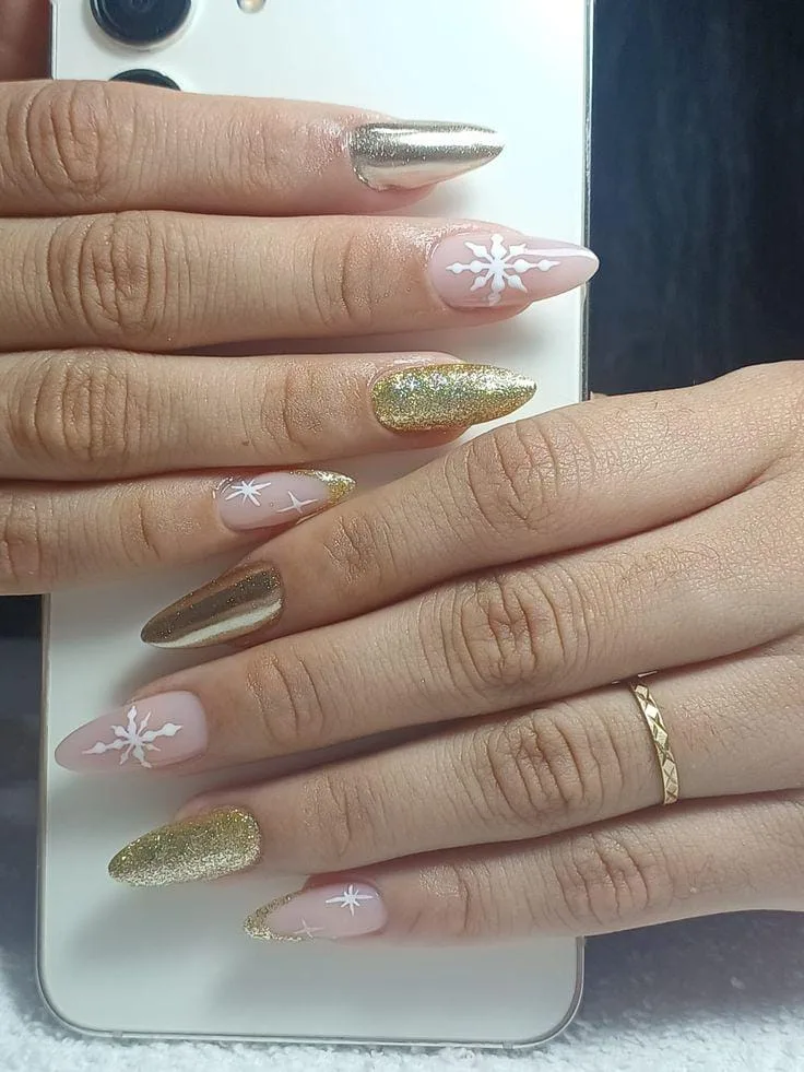 gold winter nails 024 1af9abe6ac