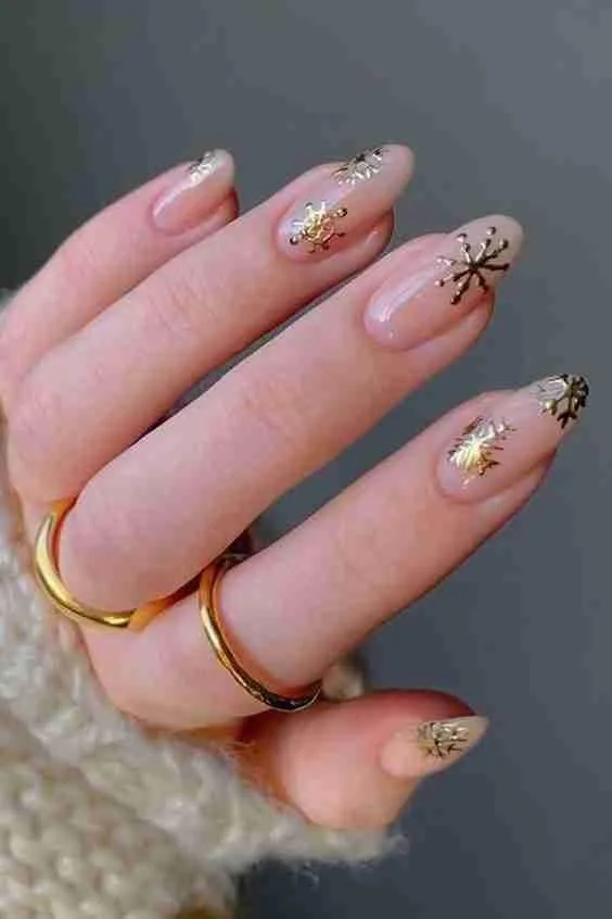 gold winter nails 036 c9ec874531