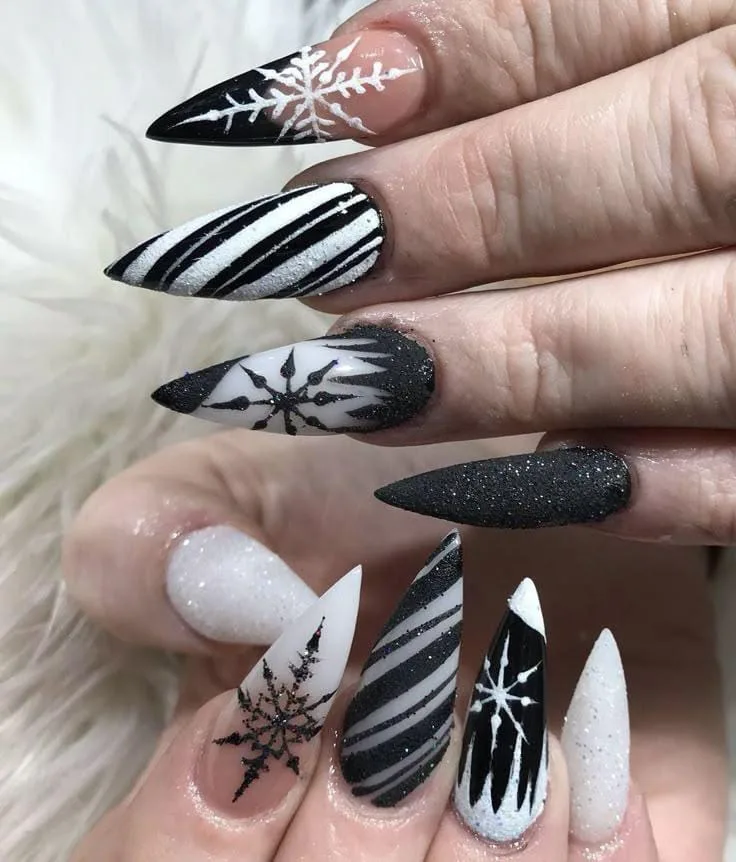 goth christmas nails 003 75b237ee49