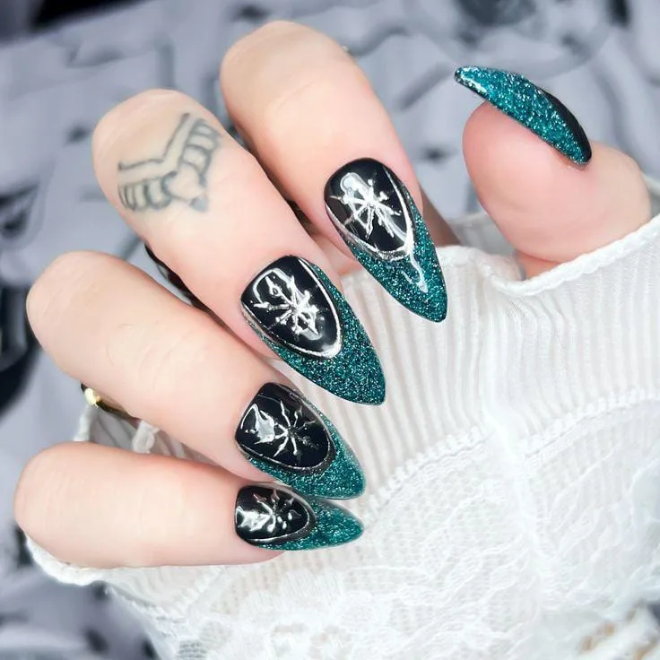 goth christmas nails 010 ceff8686b0