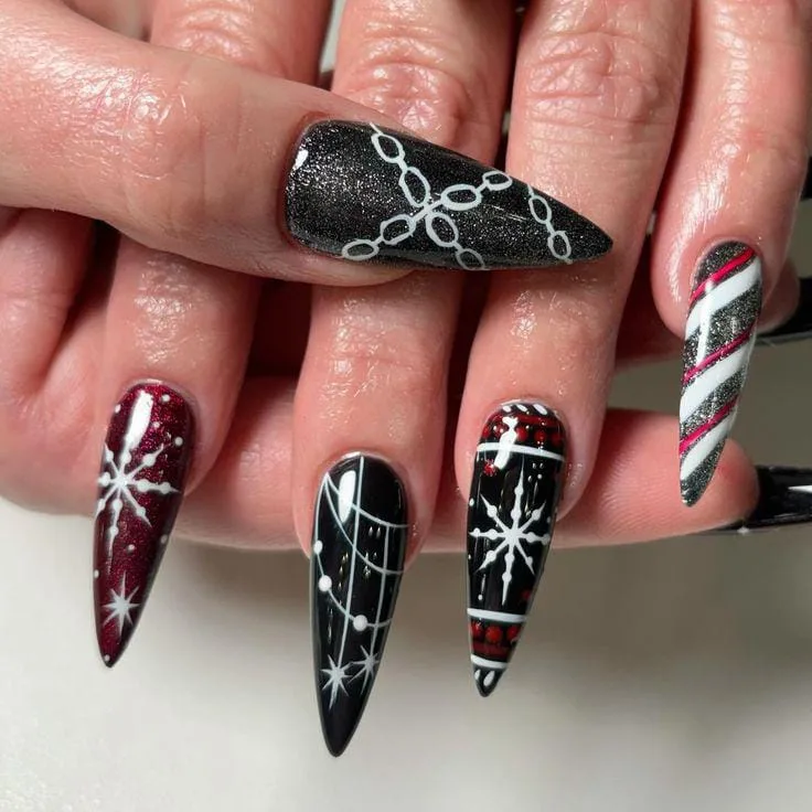 goth christmas nails 015 312f7f9020
