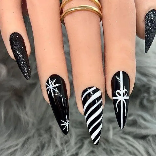 goth christmas nails 021 9f70b76021