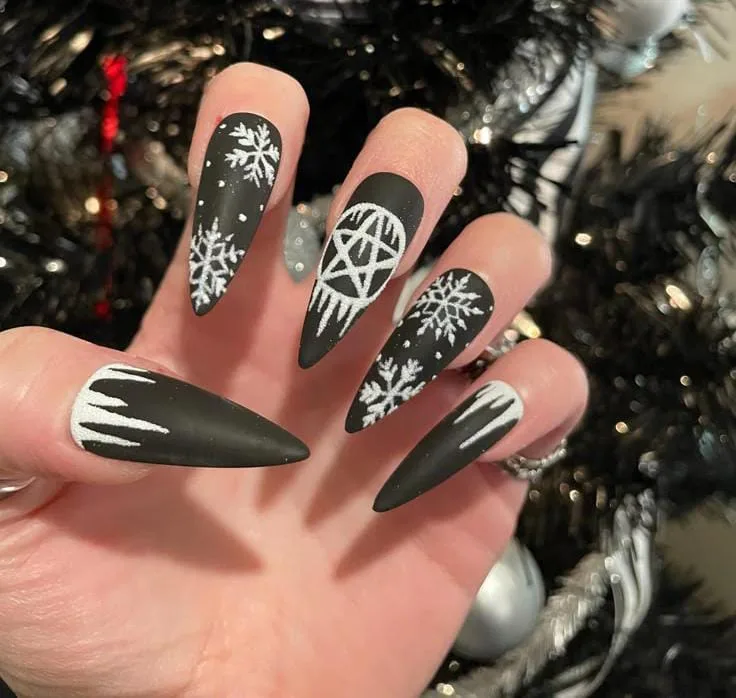 goth christmas nails 024 c8fd9243aa