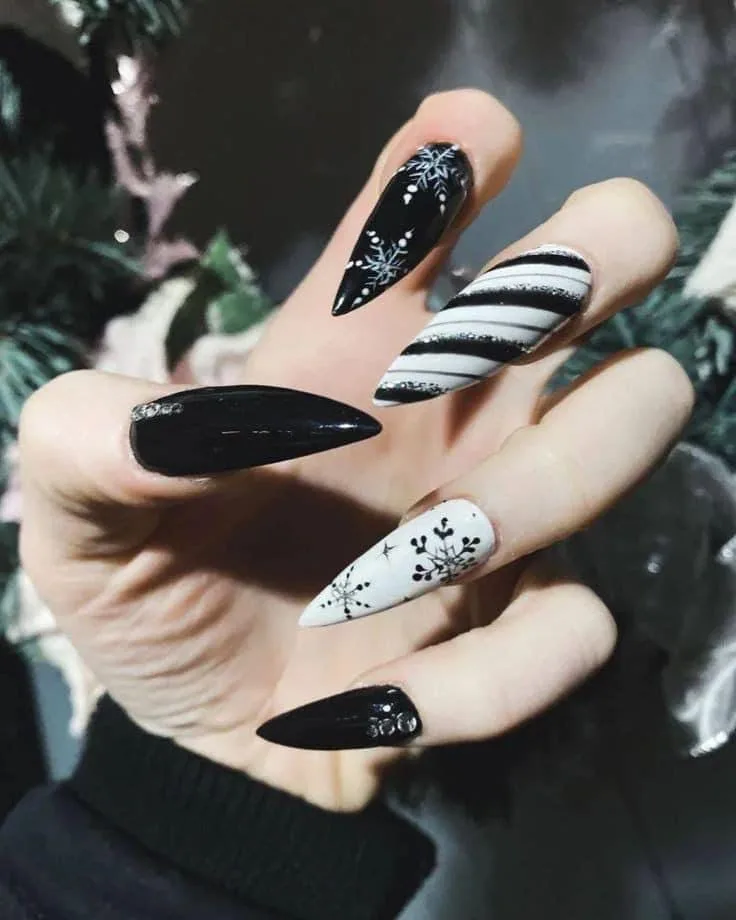 goth christmas nails 026 6de1cc1d47