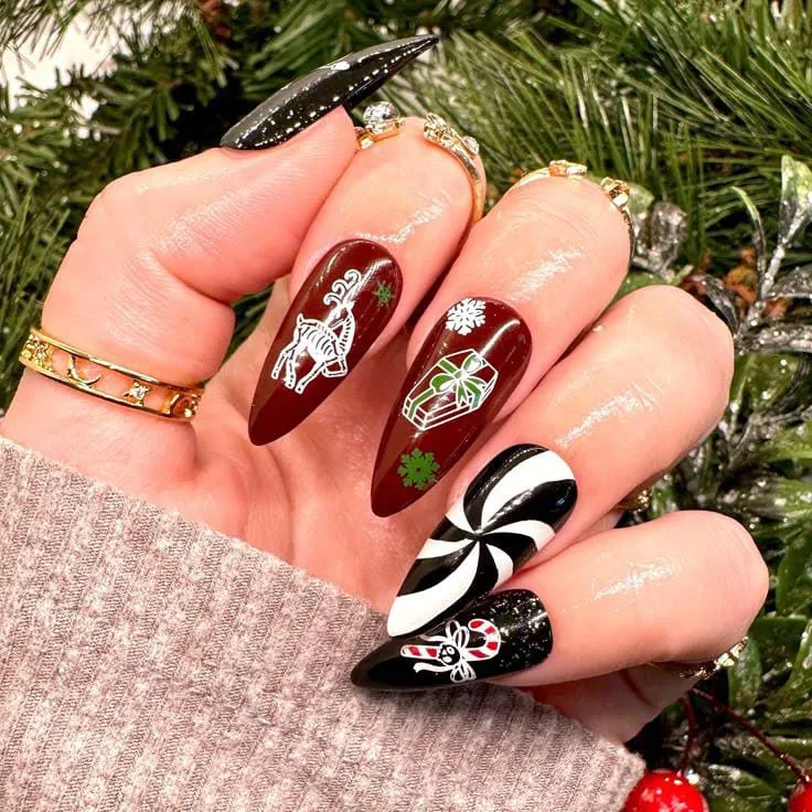 goth christmas nails 035 2e3b26ed06
