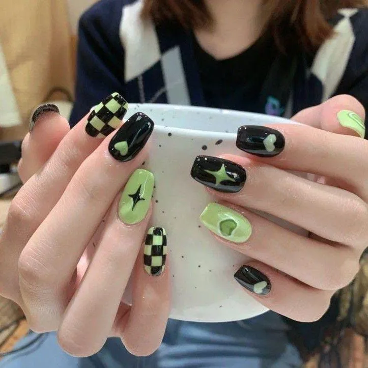 green halloween nails 029 2a44a8845a