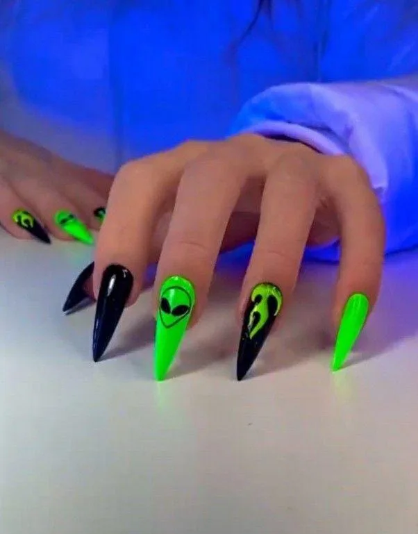 green halloween nails 034 f7e1158515