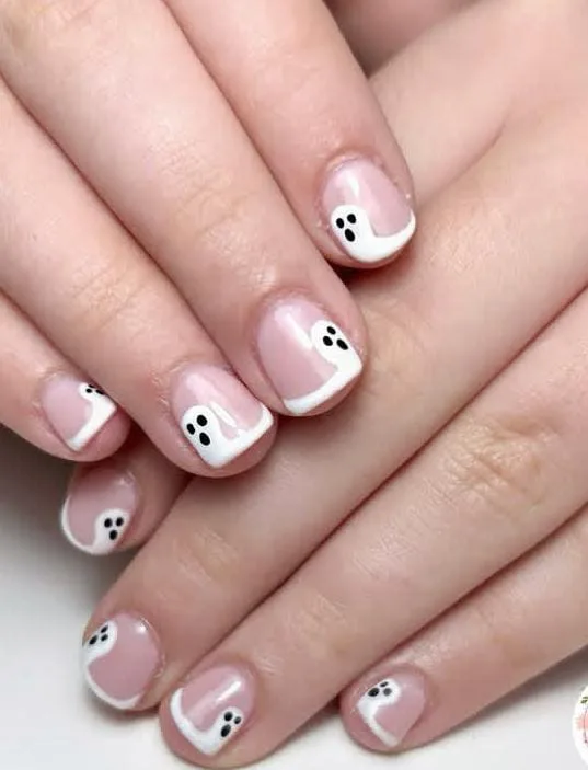 halloween ghost nails 007 17d22db05e
