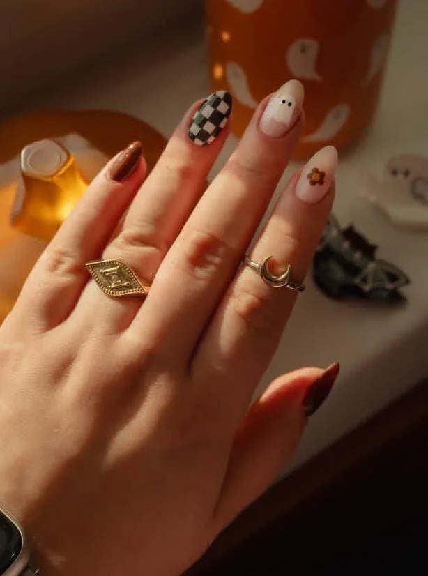halloween ghost nails 019 02919c3ca2