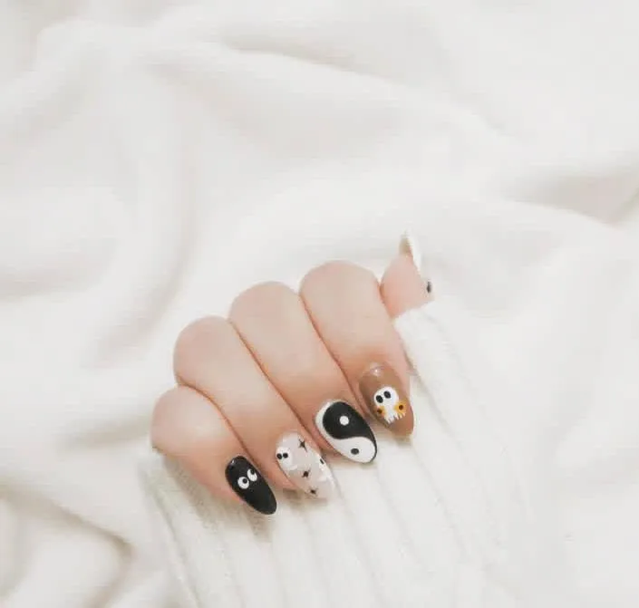 halloween ghost nails 027 46faeeebce