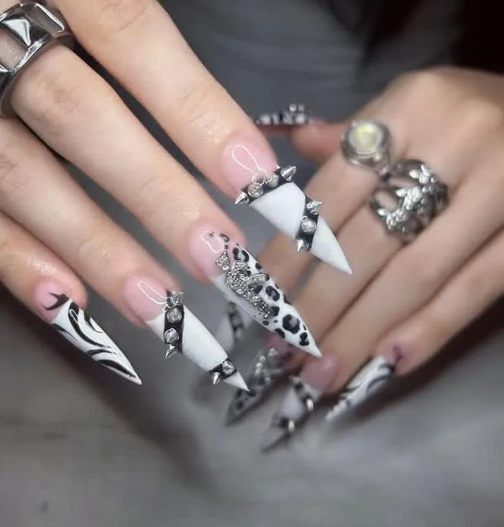 halloween stiletto nails 006 f781c2f564