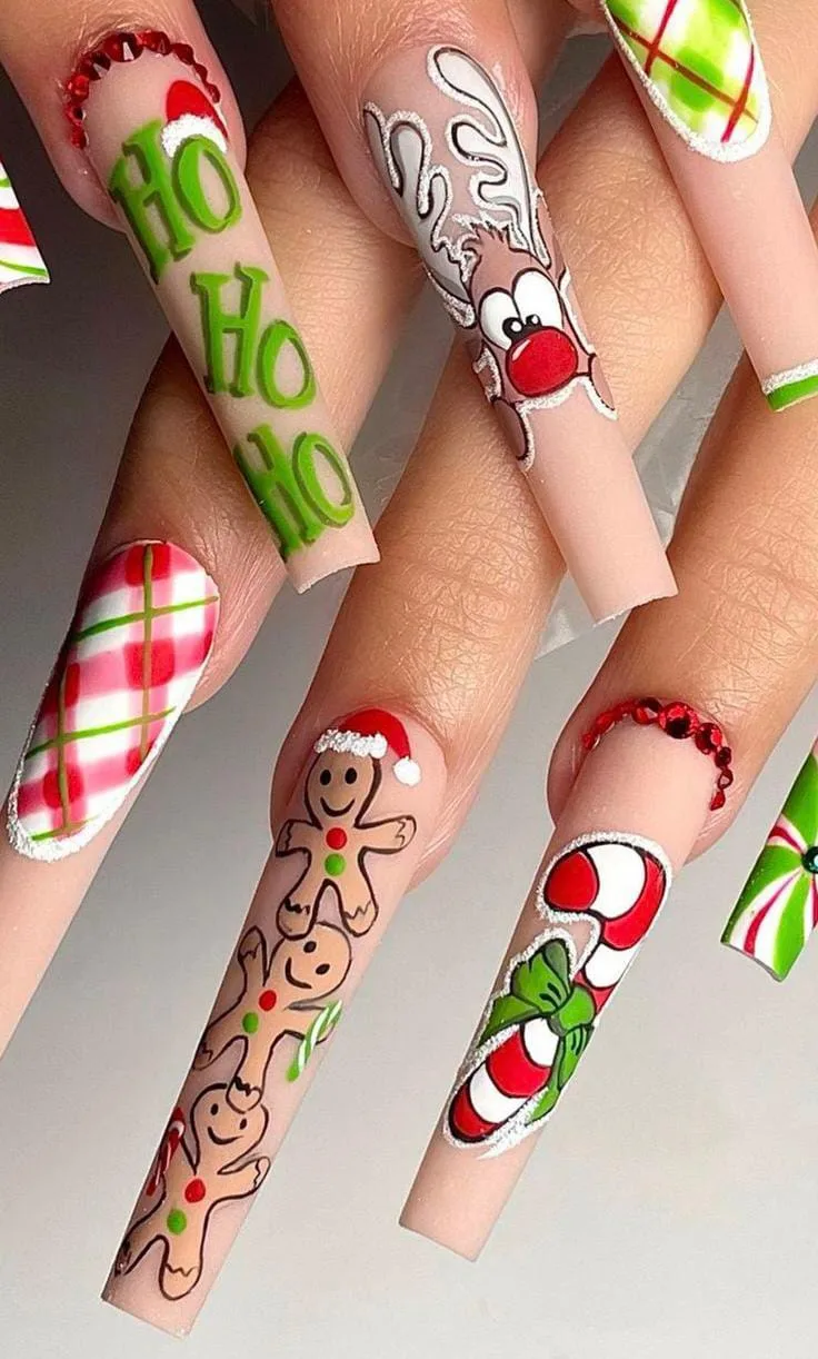 Glam Up Your 2025 Holidays with These Long Christmas Nails 1