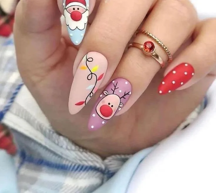 Matte Christmas Nails That Are Cozy, Chic, and Festive 1