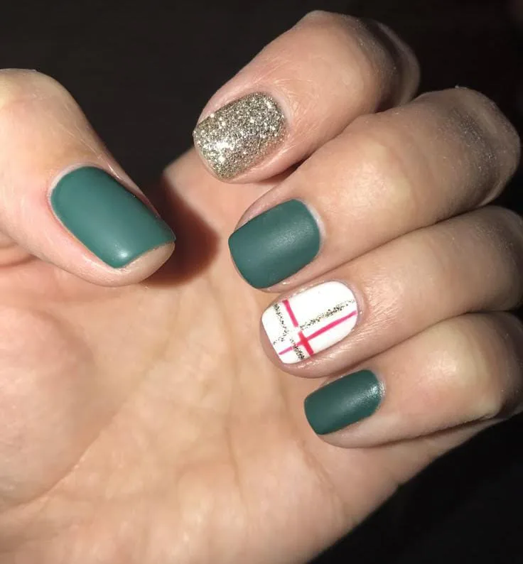 matte christmas nails 010 1dea2721f8