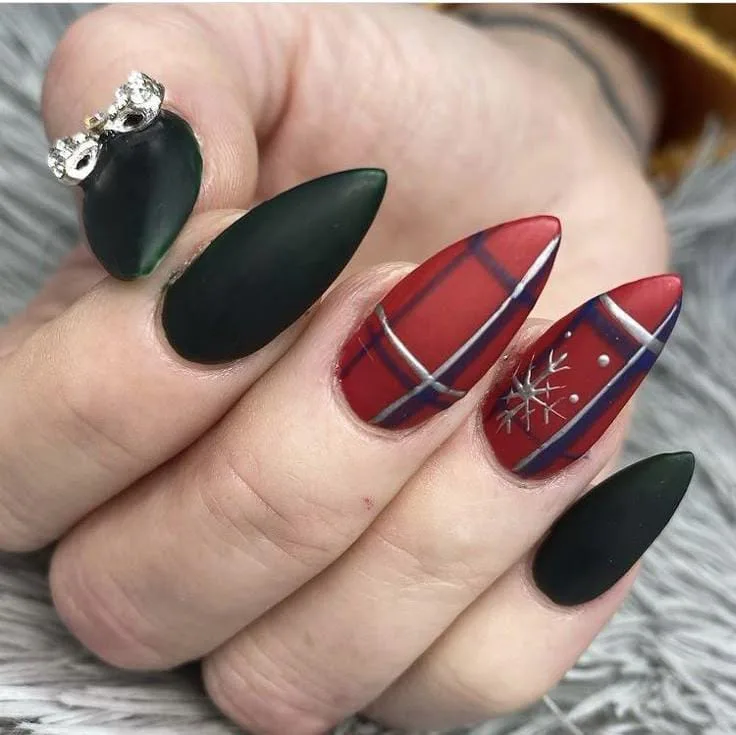 matte christmas nails 015 57f1df353f