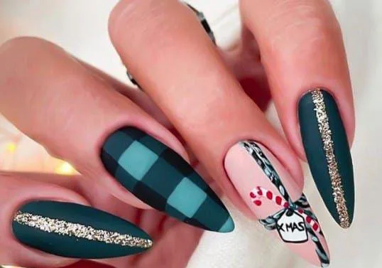 matte christmas nails 041 f7c3e6cea4