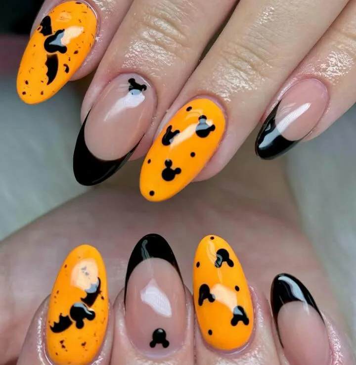 Mickey Halloween Nails That Are Pure Disney Magic 1