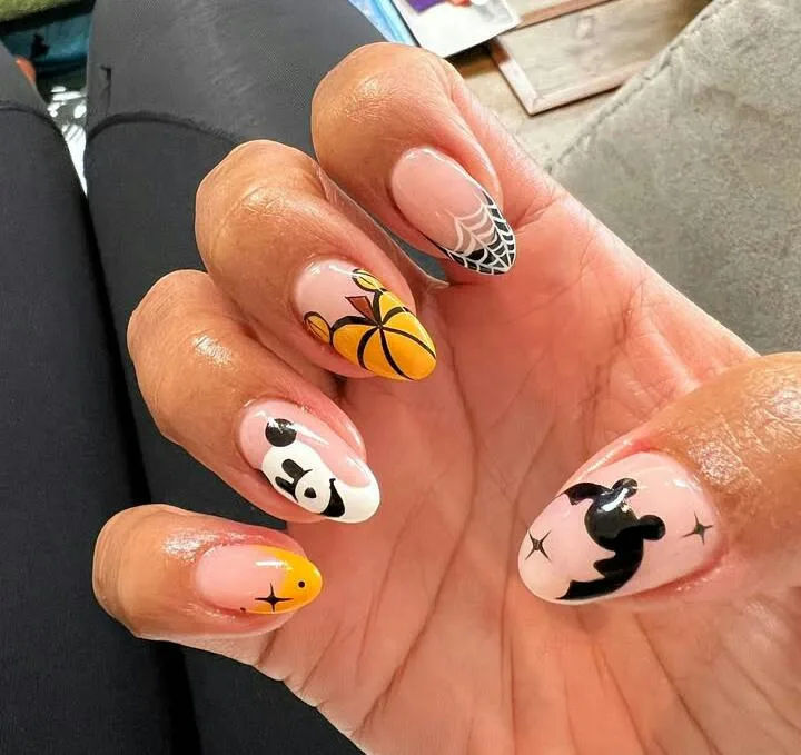 mickey halloween nails 018 b35f59ffe9