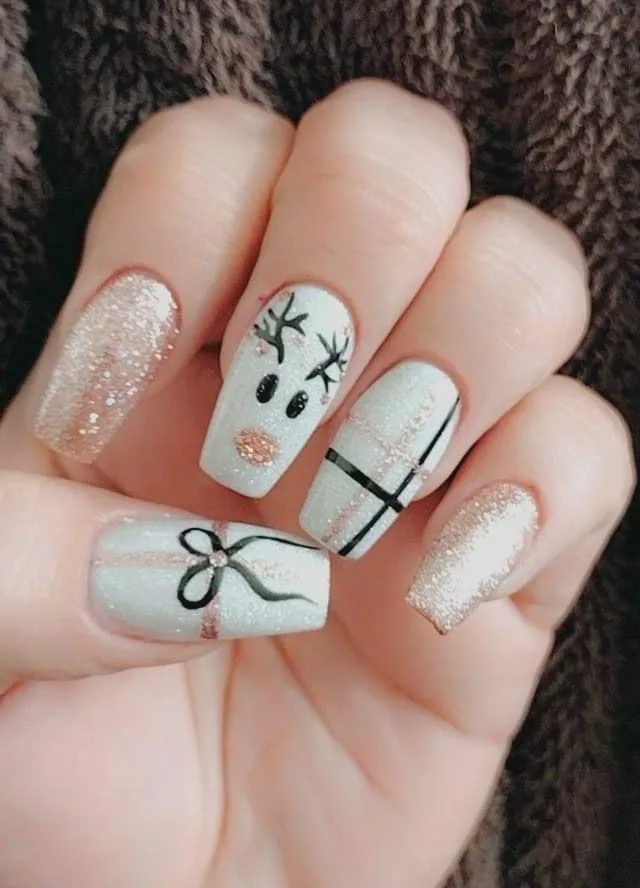 nude christmas nails 007 03e8086ba1