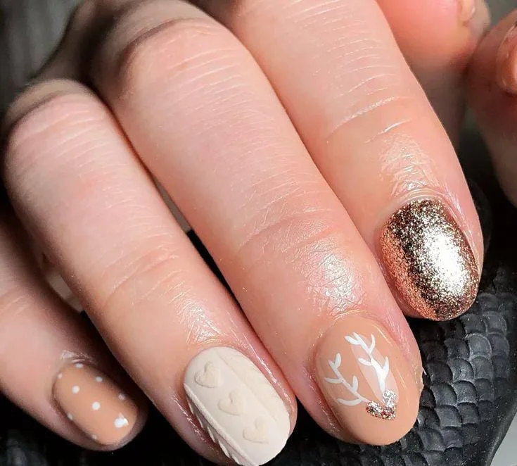 nude christmas nails 037 832c934ef5
