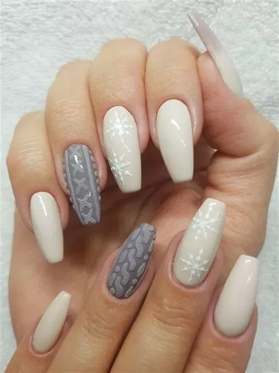 nude winter nails 048 4388fcea26