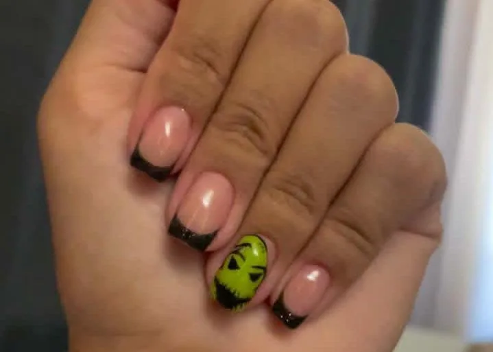 oogie boogie nails 045 37570bcc9f