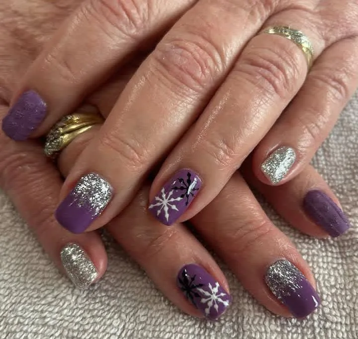 purple winter nails 037 9eb52f3427