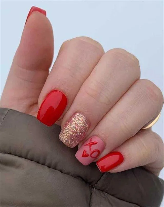 red and gold valentines nails 008 28e775c675