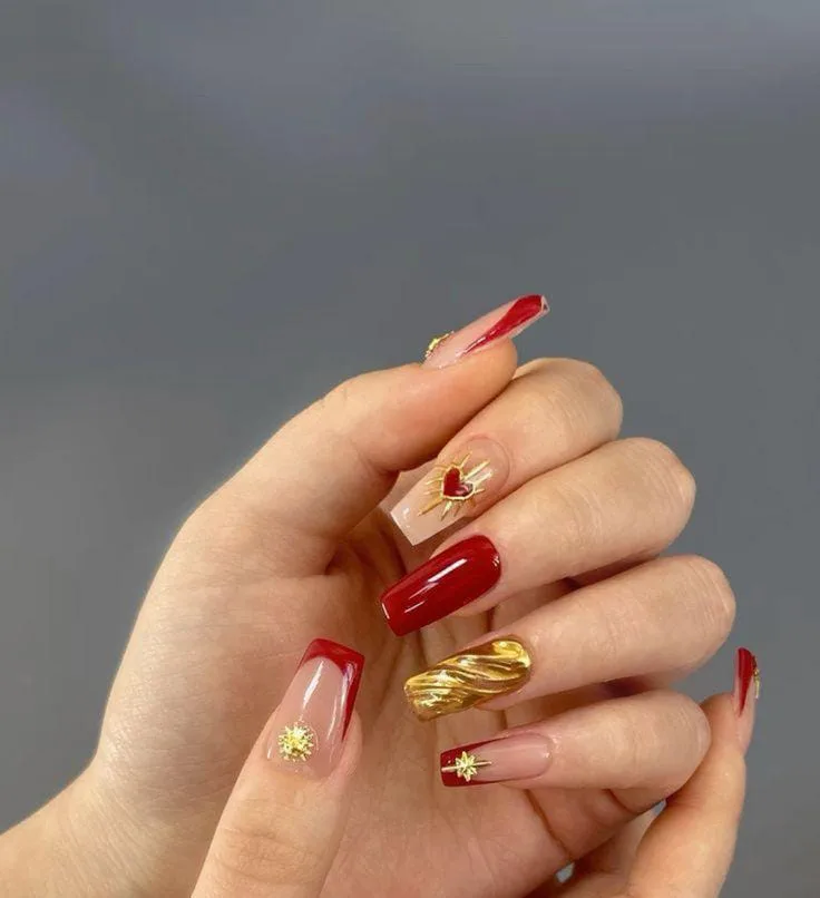red and gold valentines nails 018 394329e7ab