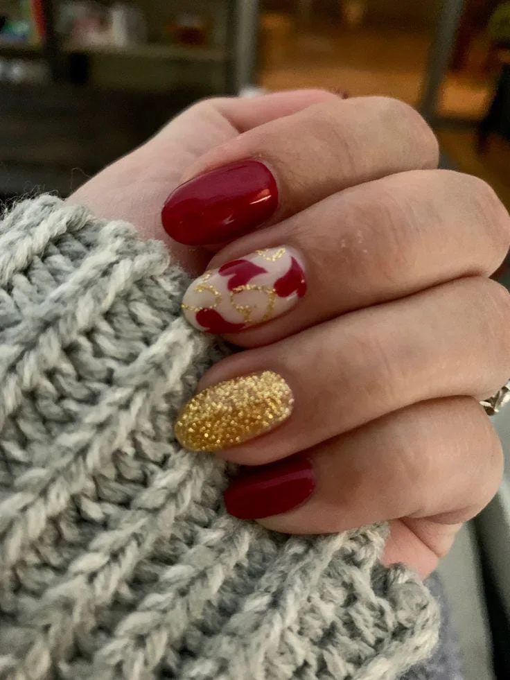 red and gold valentines nails 028 95e28b7108