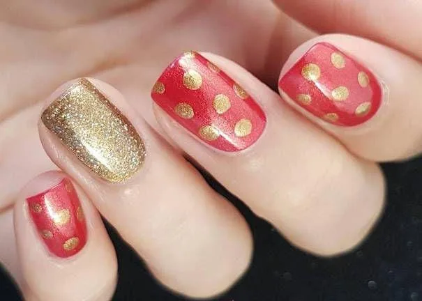 red and gold valentines nails 031 397abc7a9b