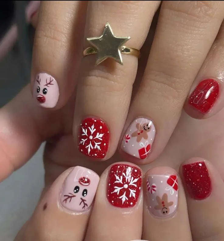 Short Christmas Nail Designs for a Festive 2025 Look 1