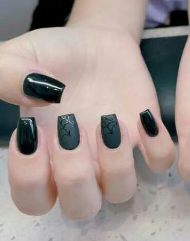 50+ Simple Black Halloween Nails for a Hauntingly Elegant Vibe 1