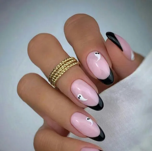 simple black halloween nails 002 4b632eb55e