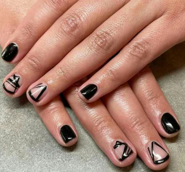 simple black halloween nails 005 95bfdbf420