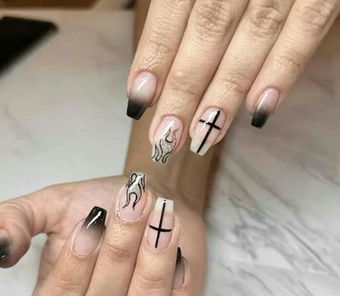 simple black halloween nails 008 6af5c63b65
