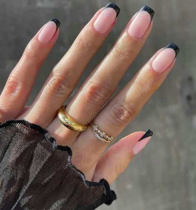 simple black halloween nails 019 8bea72c941