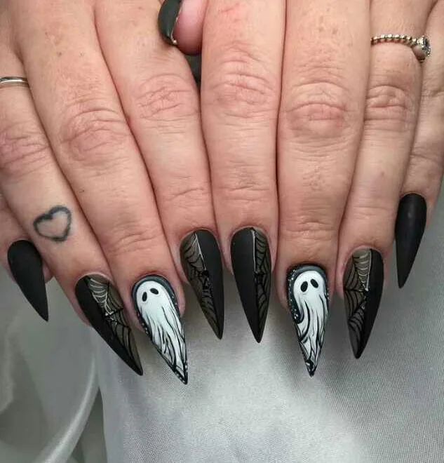 simple black halloween nails 029 6a5c2f887e