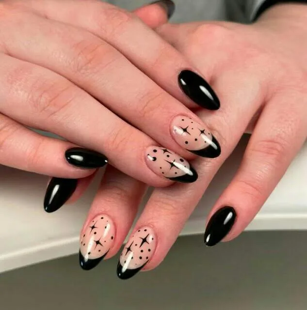 simple black halloween nails 033 5ab310c52b