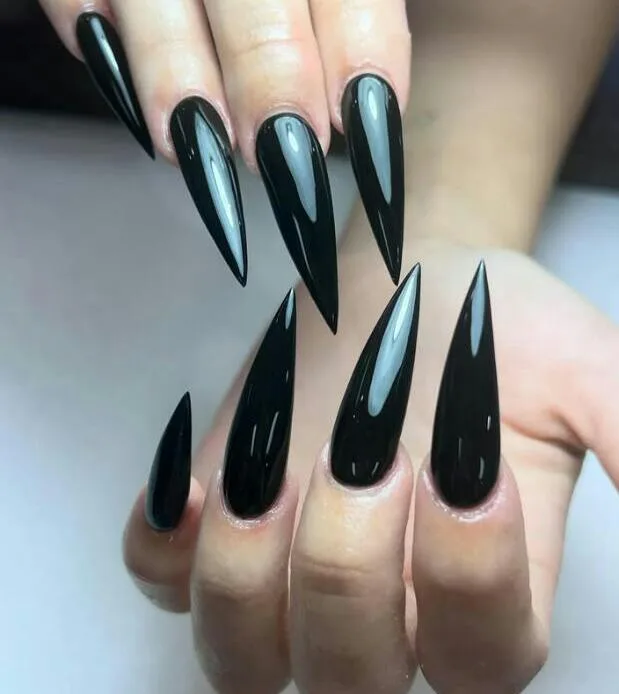 simple black halloween nails 046 f6848be3ff