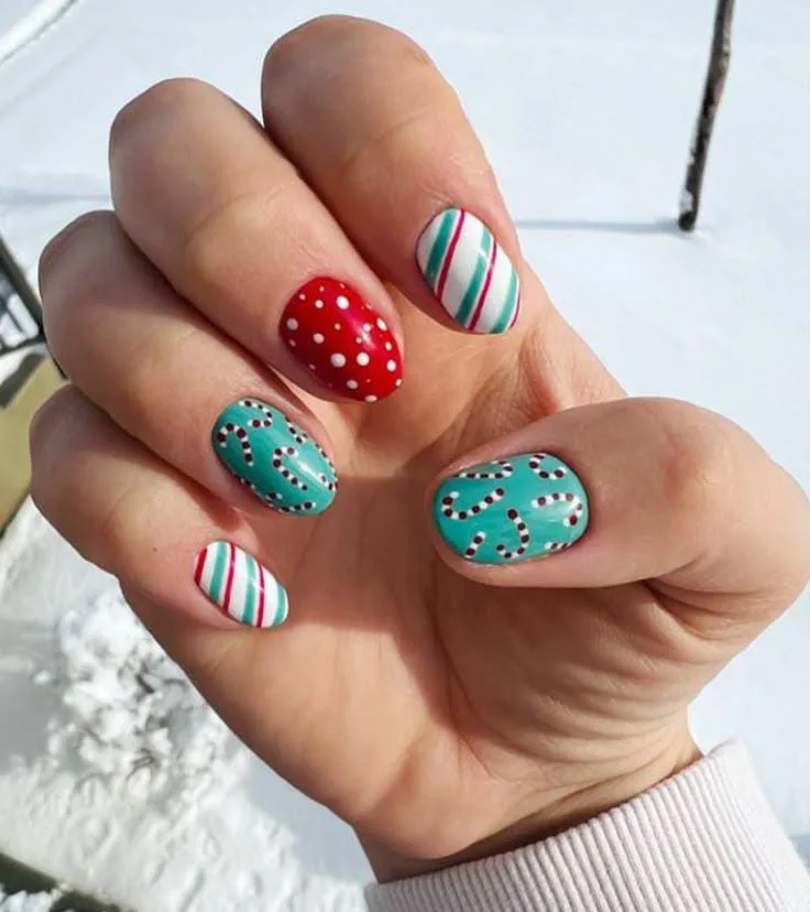 simple christmas nail designs 015 d3fed1f9d2